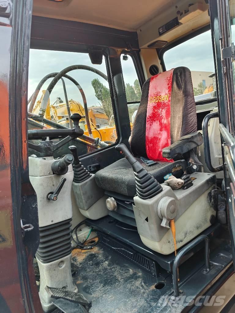 Hyundai r210w-9 Hjulgravere