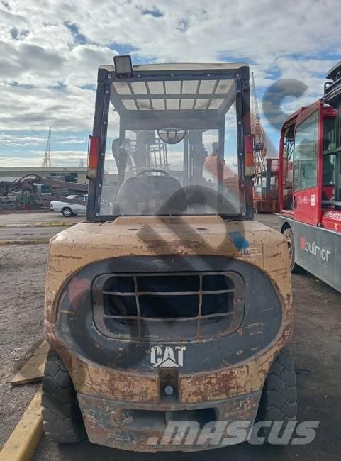 CAT DP 40 KL 2 Diesel Trucker