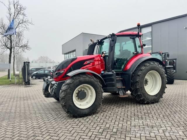 Valtra T144 Hitech Traktorer