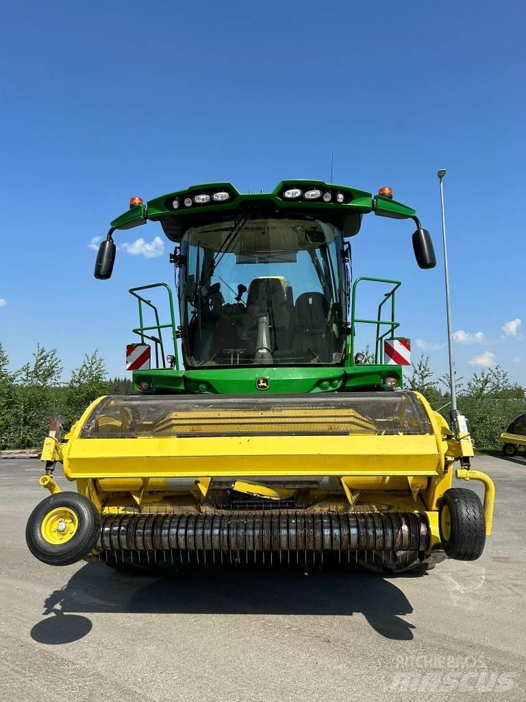John Deere 8300i Selvdrevne fôrhøstere