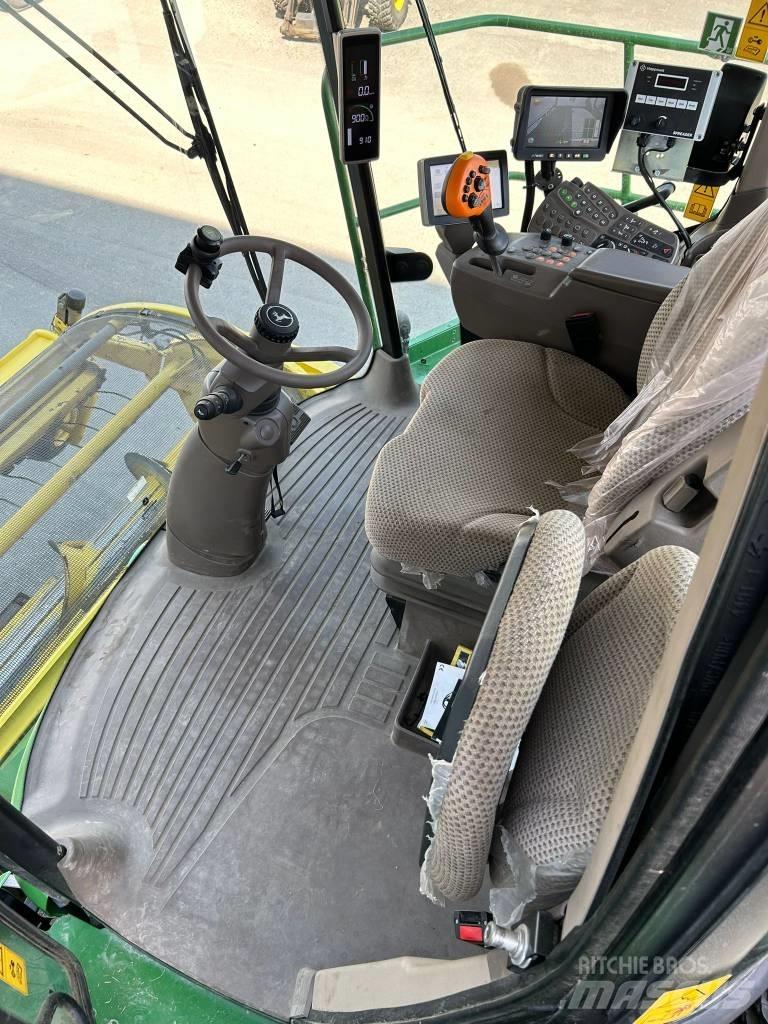 John Deere 8300i Selvdrevne fôrhøstere