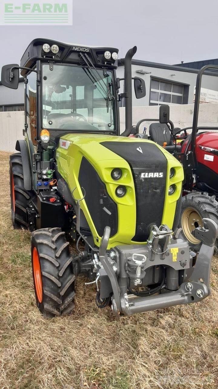CLAAS nexos 240s Traktorer