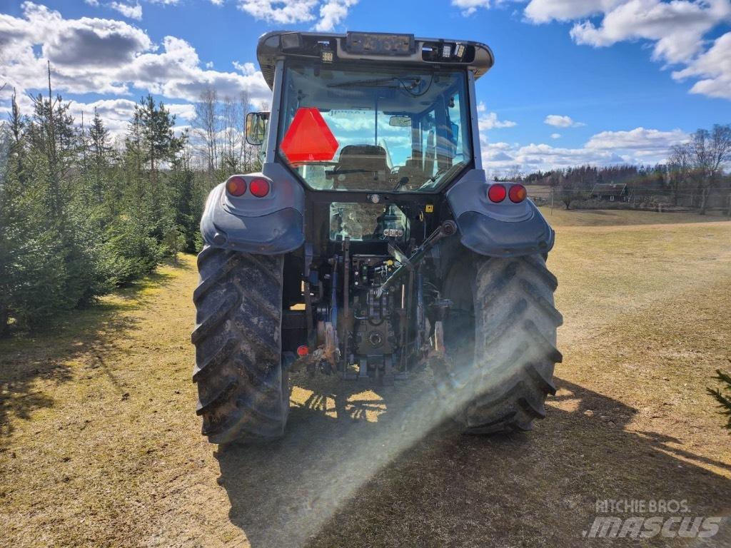 Valtra M 120 Traktorer