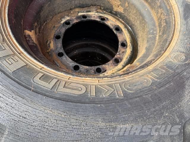 Nokian 600/50/22.5 Dekk, hjul og felger