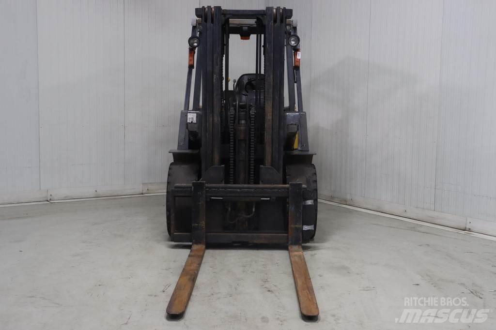 TCM FD40T2 Diesel Trucker