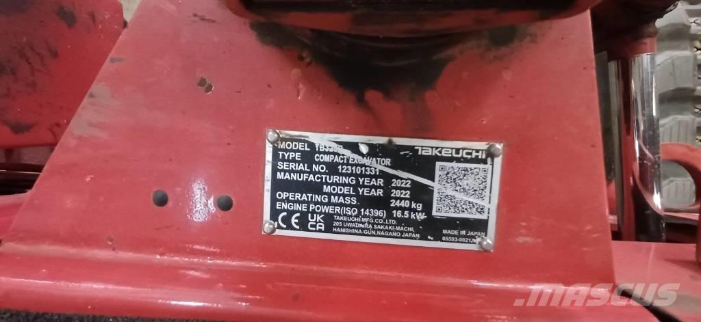 Takeuchi TB 325 R Minigravere <7t