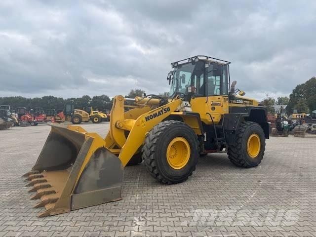 Komatsu WA 320 Hjullastere
