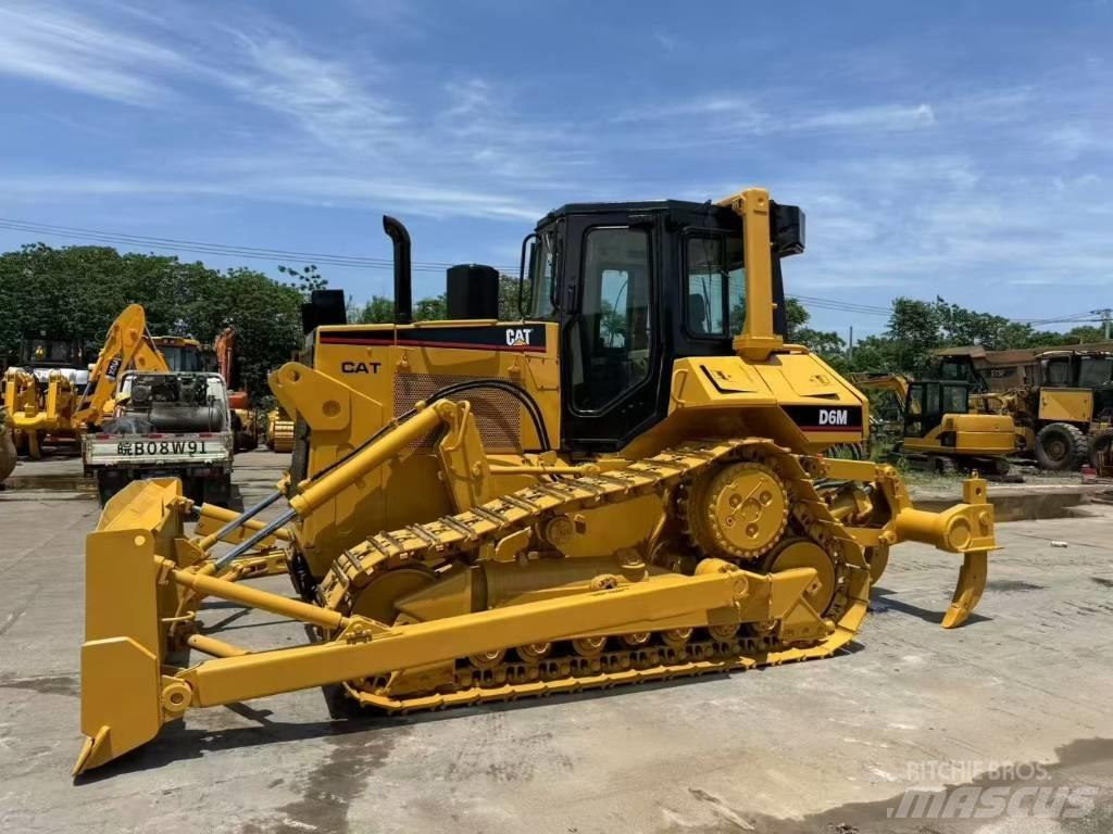 CAT D 6 M Dozere Beltegående