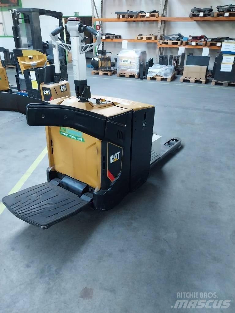 CAT NPV 20 N2 Lavtløftende truck med platform