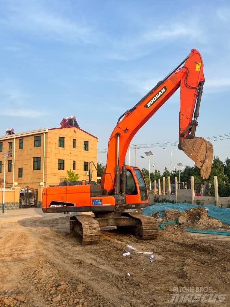 Doosan DX225LC-9C Beltegraver