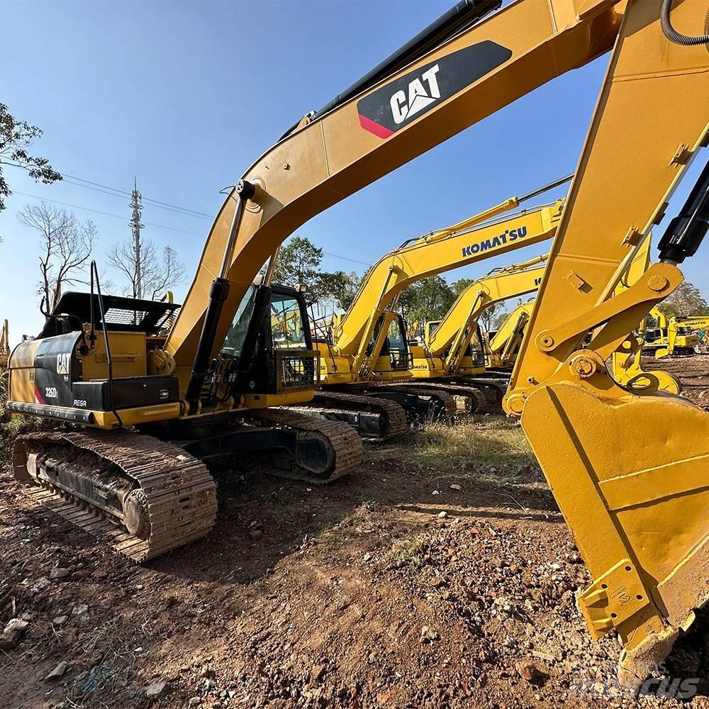 CAT 326D Beltegraver