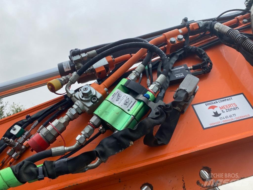 Doosan DX 140 W -5 Allterreng kraner