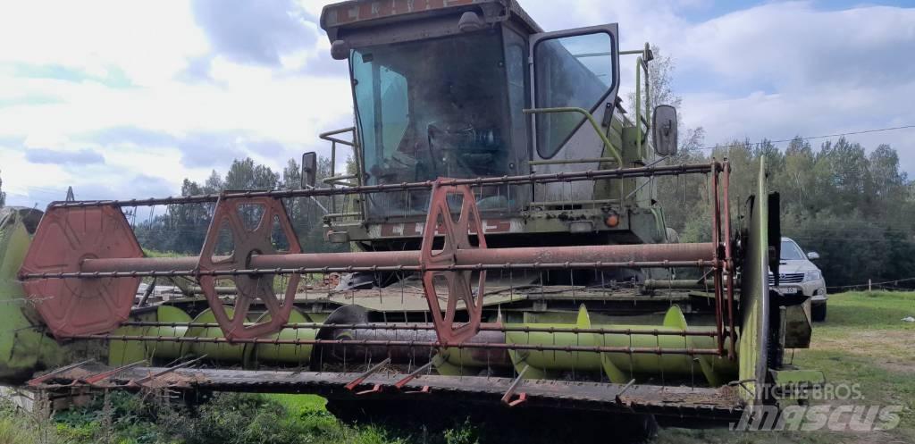CLAAS Dominator 86 Skurtreskere