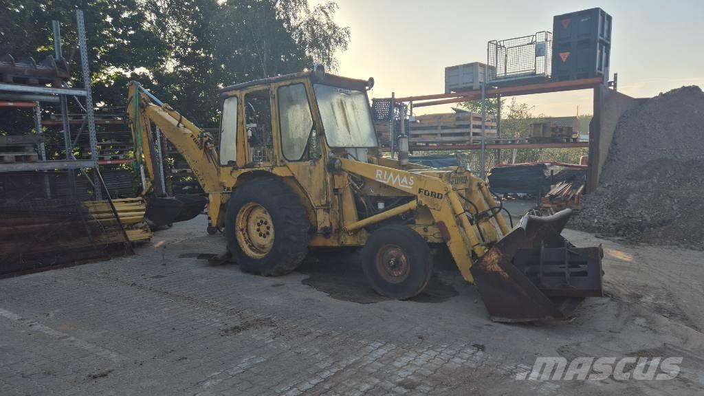 Ford 4500 Traktorgravere