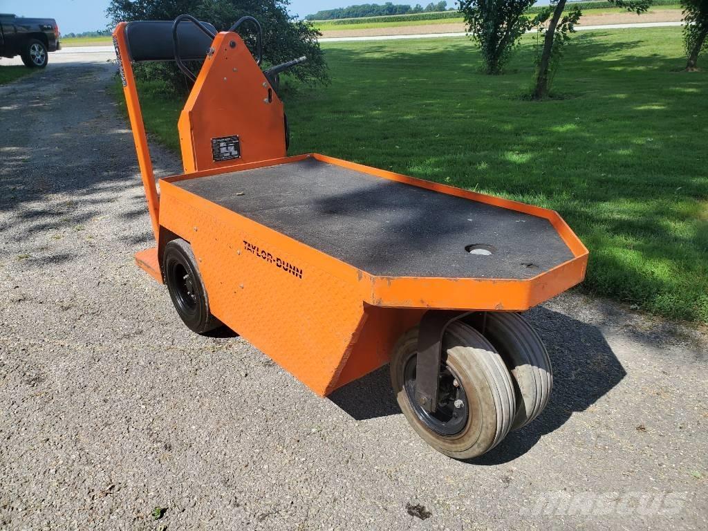 Taylor-Dunn SC100 Tauetraktor