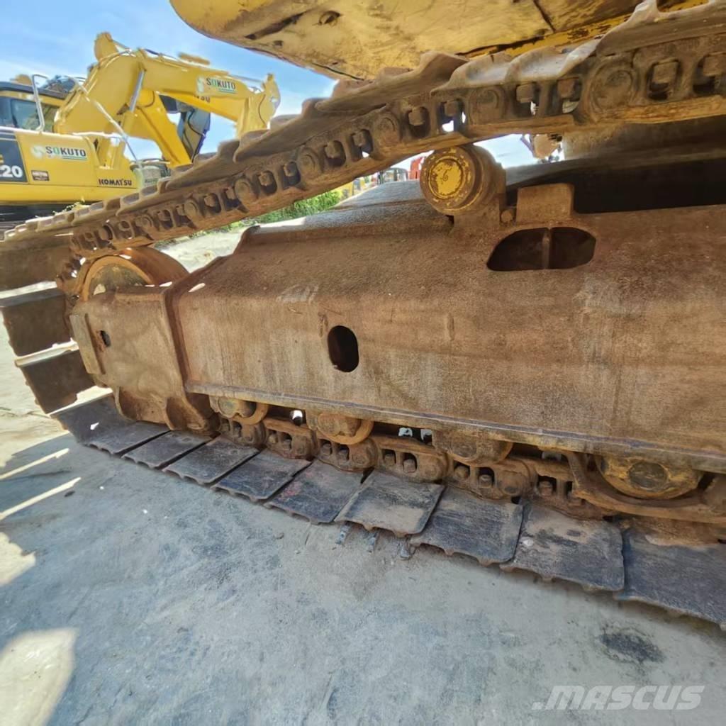 Komatsu PC 240 LC-7 Beltegraver