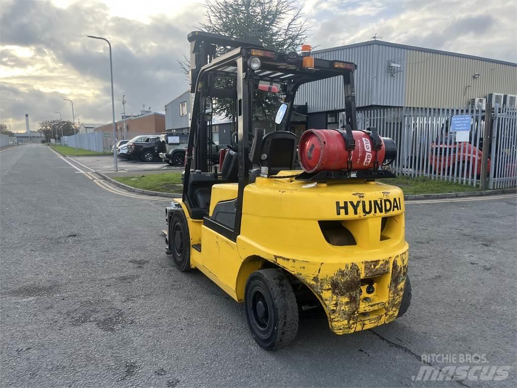 Hyundai 35L-7A Propan trucker
