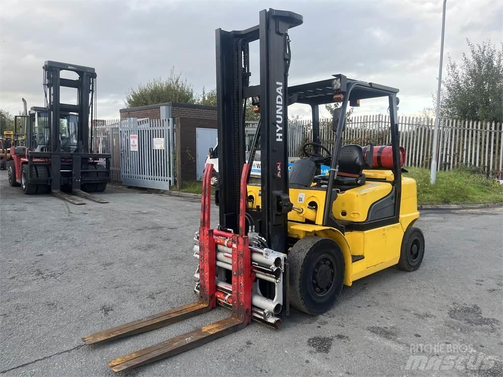 Hyundai 35L-7A Propan trucker