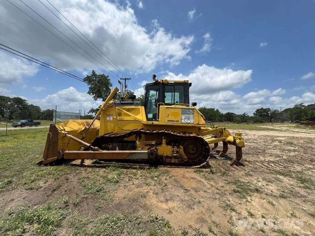 Komatsu D65WX-17 Dozere Beltegående