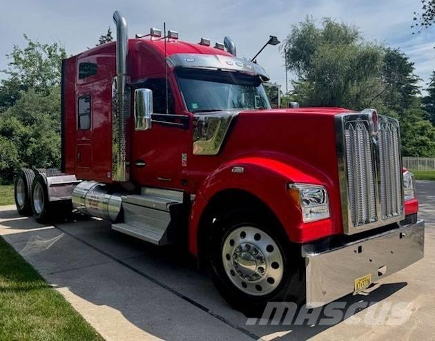 Kenworth W 990 Trekkvogner