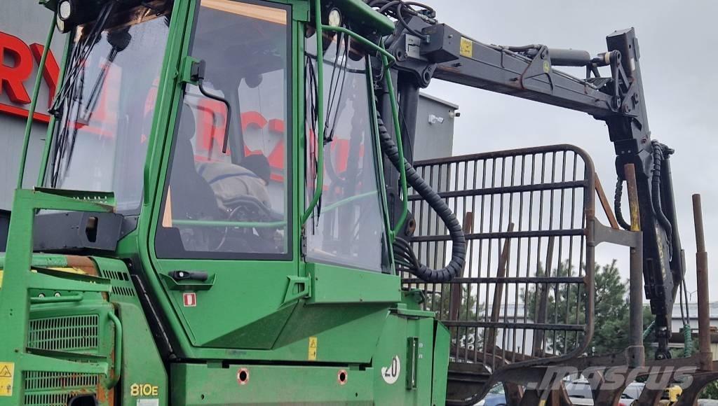 John Deere 810 E Lassbærere
