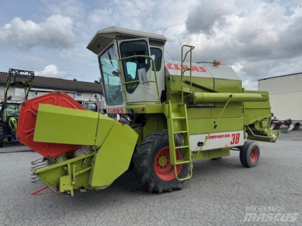 CLAAS Dominator 38 Skurtreskere