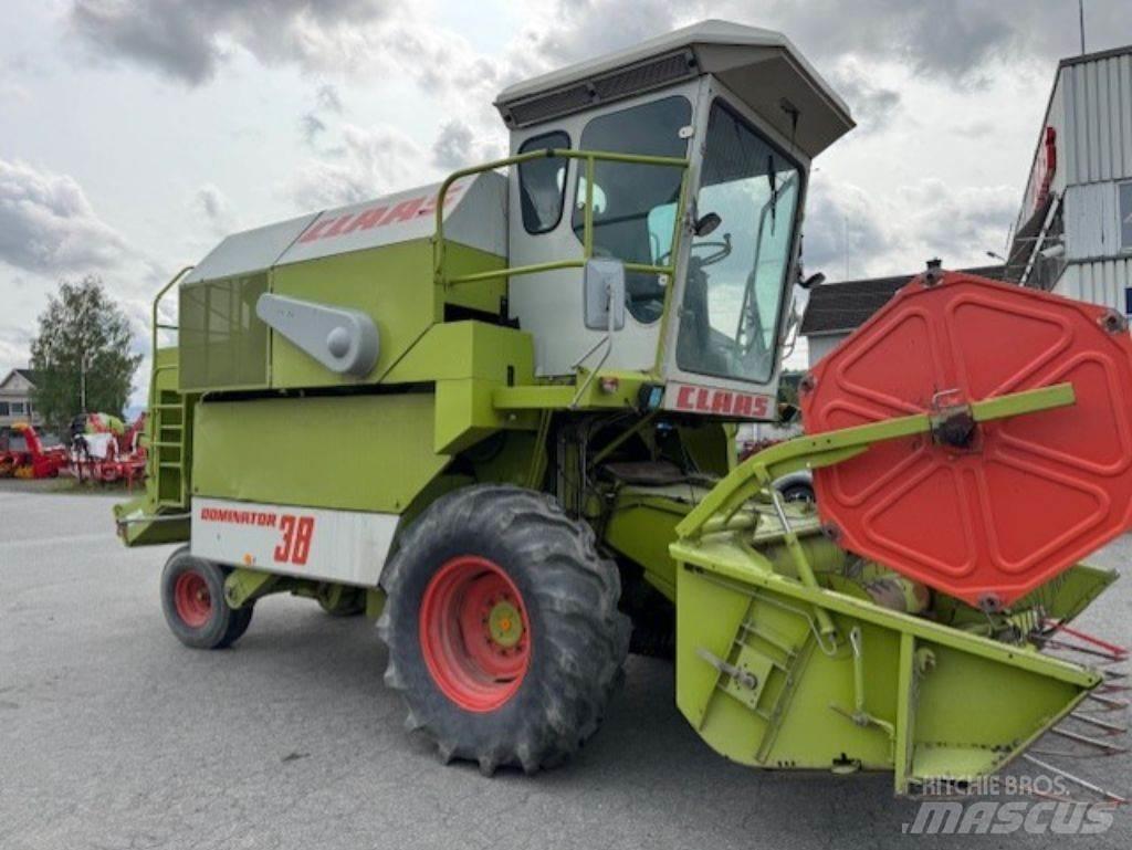 CLAAS Dominator 38 Skurtreskere