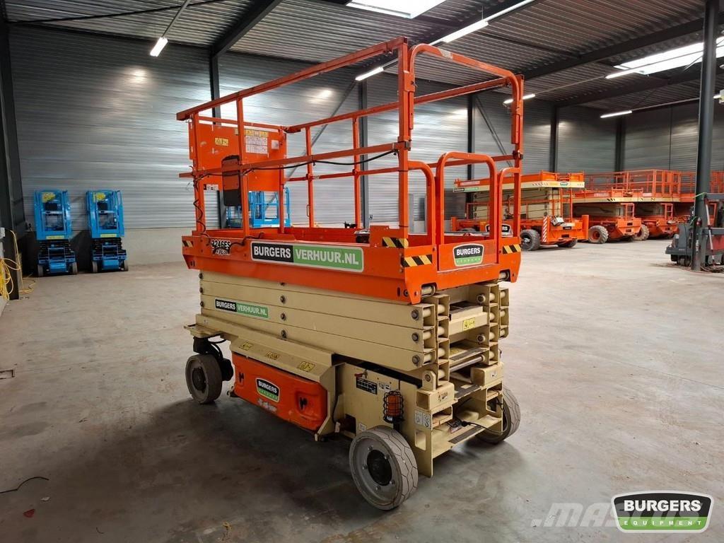 JLG 3246ES Sakselifter