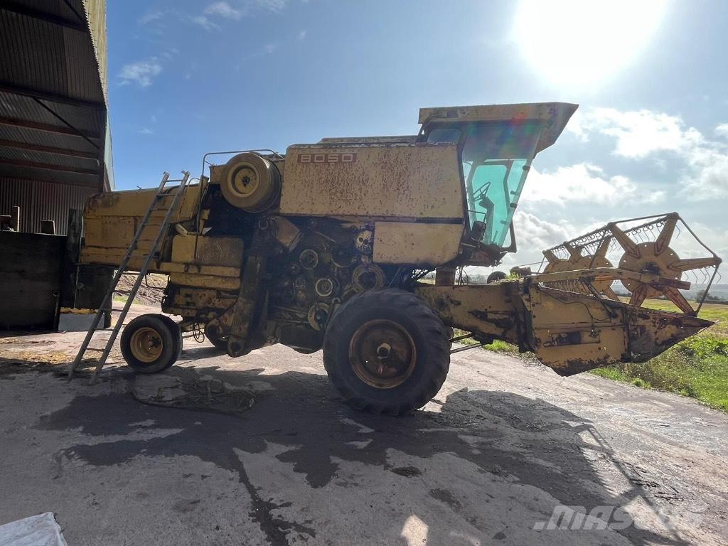 New Holland 8050 Skurtreskere