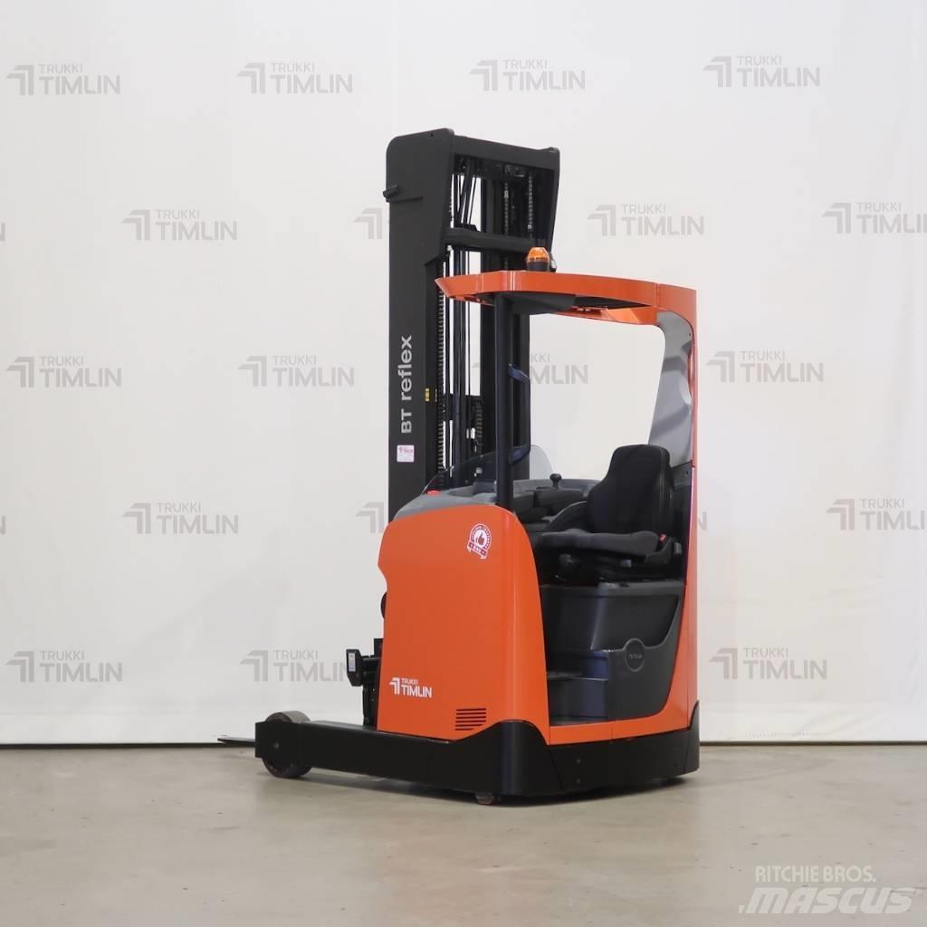 Toyota RRE140H Skyvemasttruck