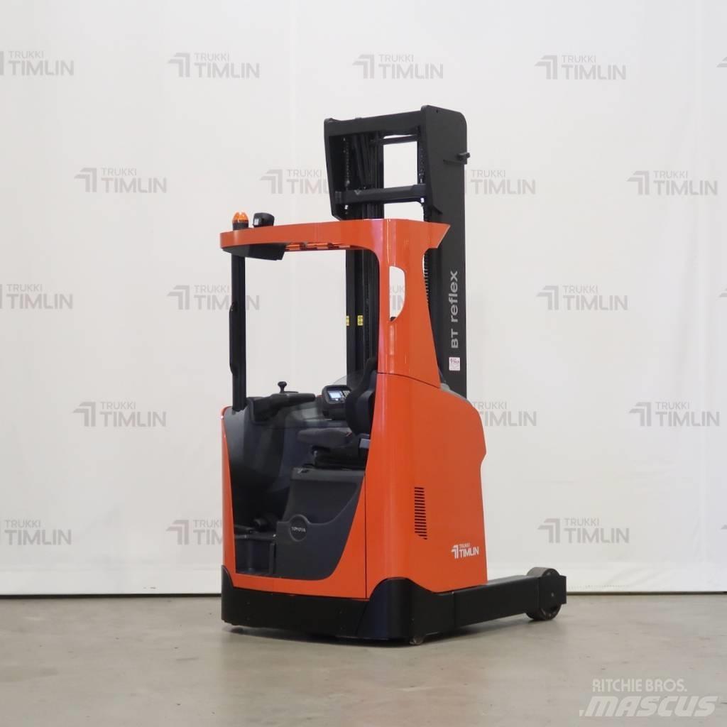Toyota RRE140H Skyvemasttruck