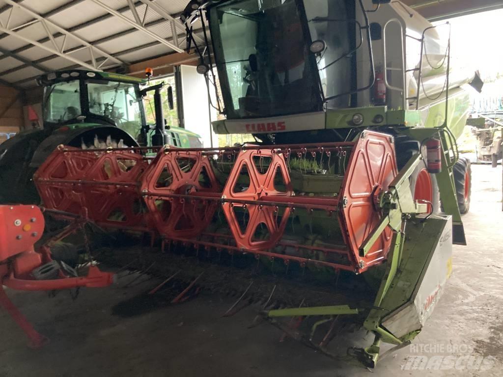 CLAAS Tucano 320 Skurtreskere