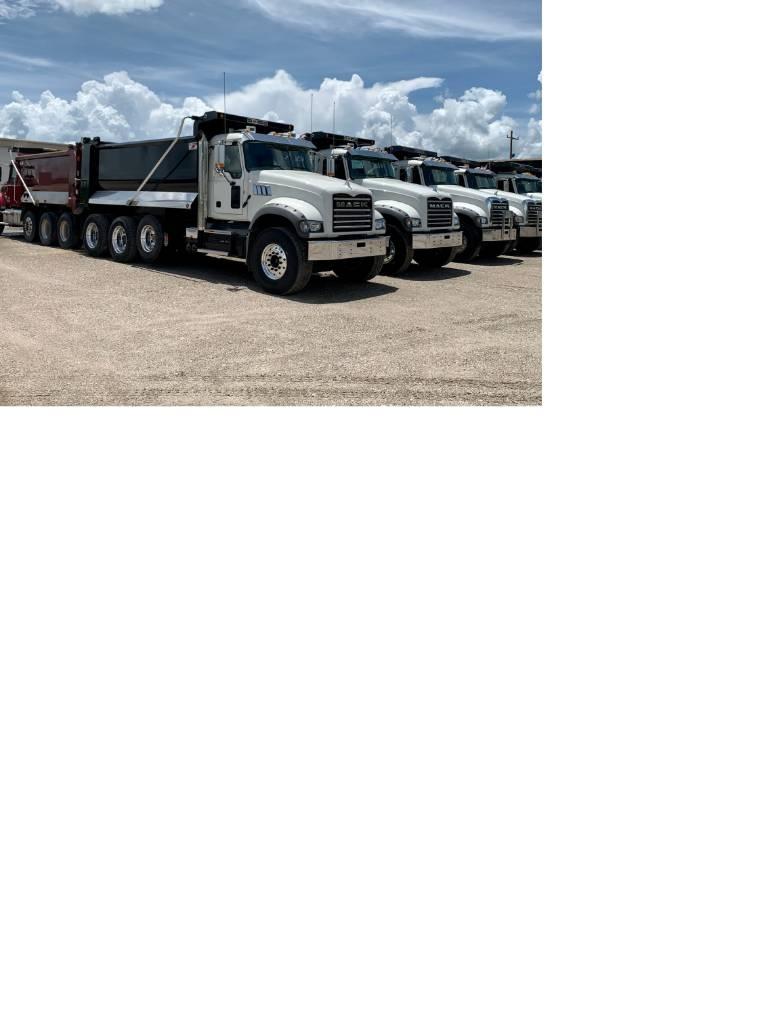 Mack Tri Axle Dump Tippbil