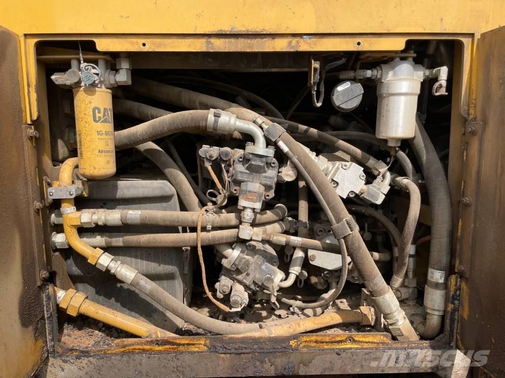 CAT AP555F Asfaltutleggere