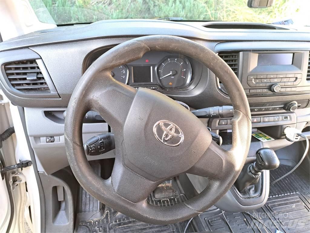 Toyota PROACE Personbiler
