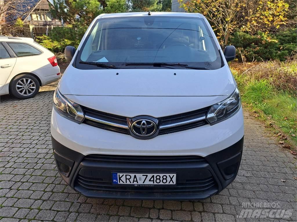 Toyota PROACE Personbiler