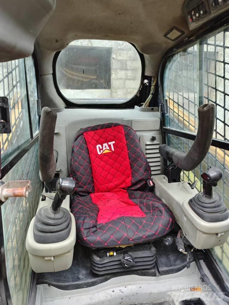 CAT 246C Kompaktlastere