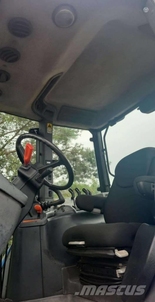 New Holland TM 150 Traktorer