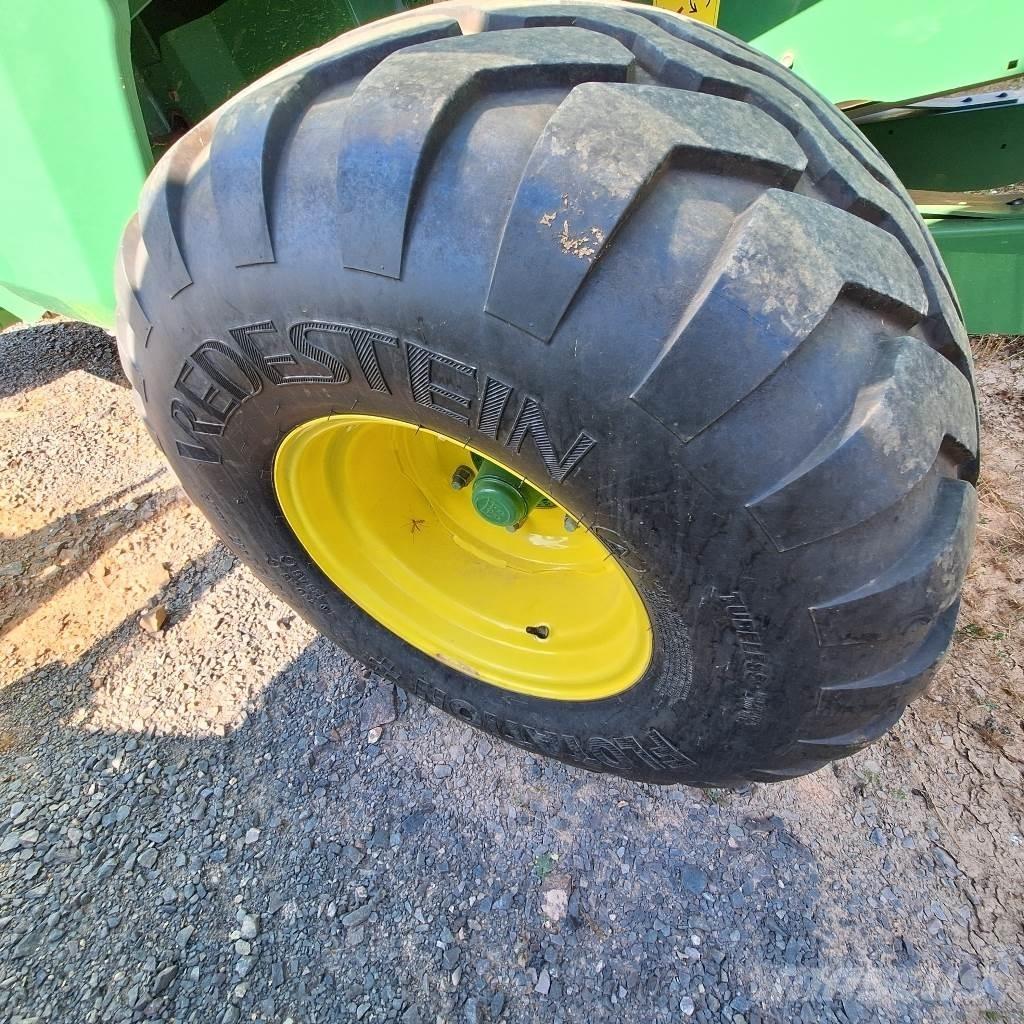 John Deere V 451 M Rundballepresser