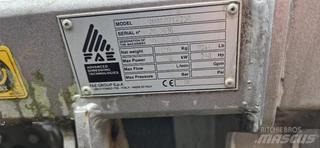 FAE UMM/DT-250 Turbo Treknusere