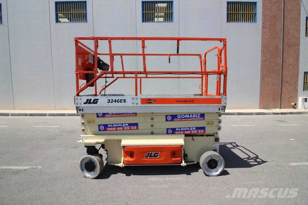 JLG 3246 ES Sakselifter