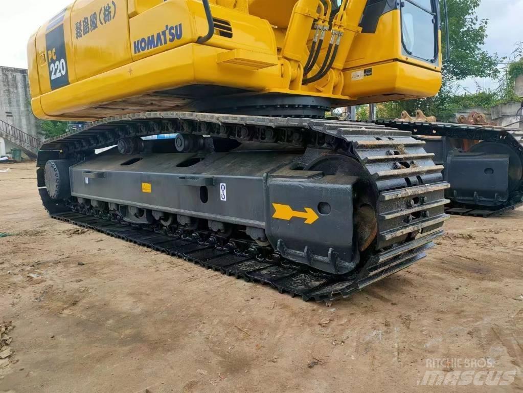 Komatsu PC 220-7 Beltegraver