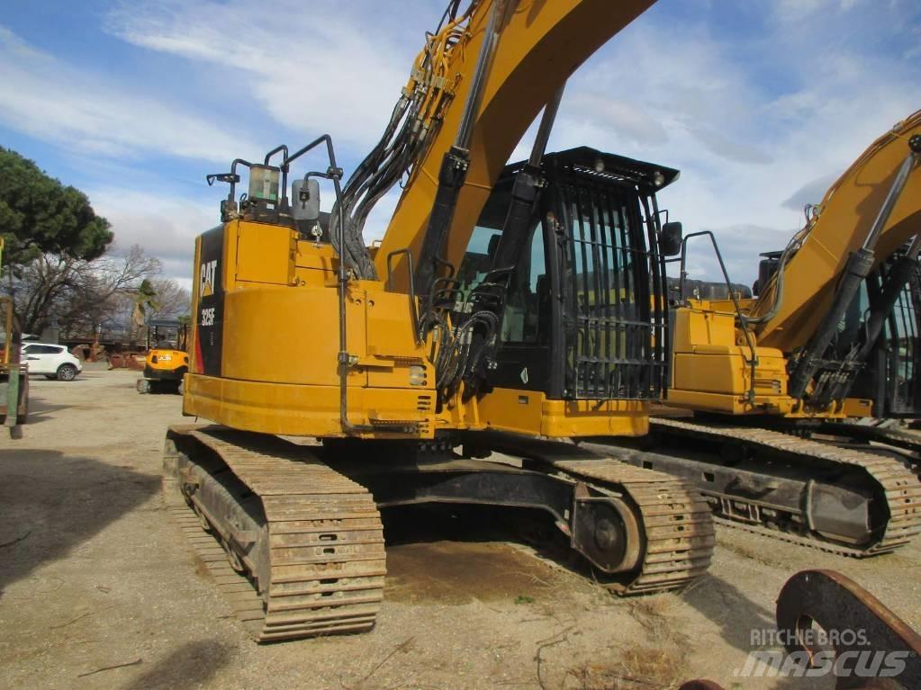 CAT 325 F LCR Beltegraver