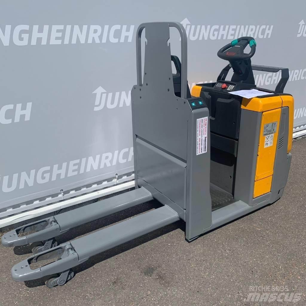 Jungheinrich ECE 220 Lavtløftende plukketruck