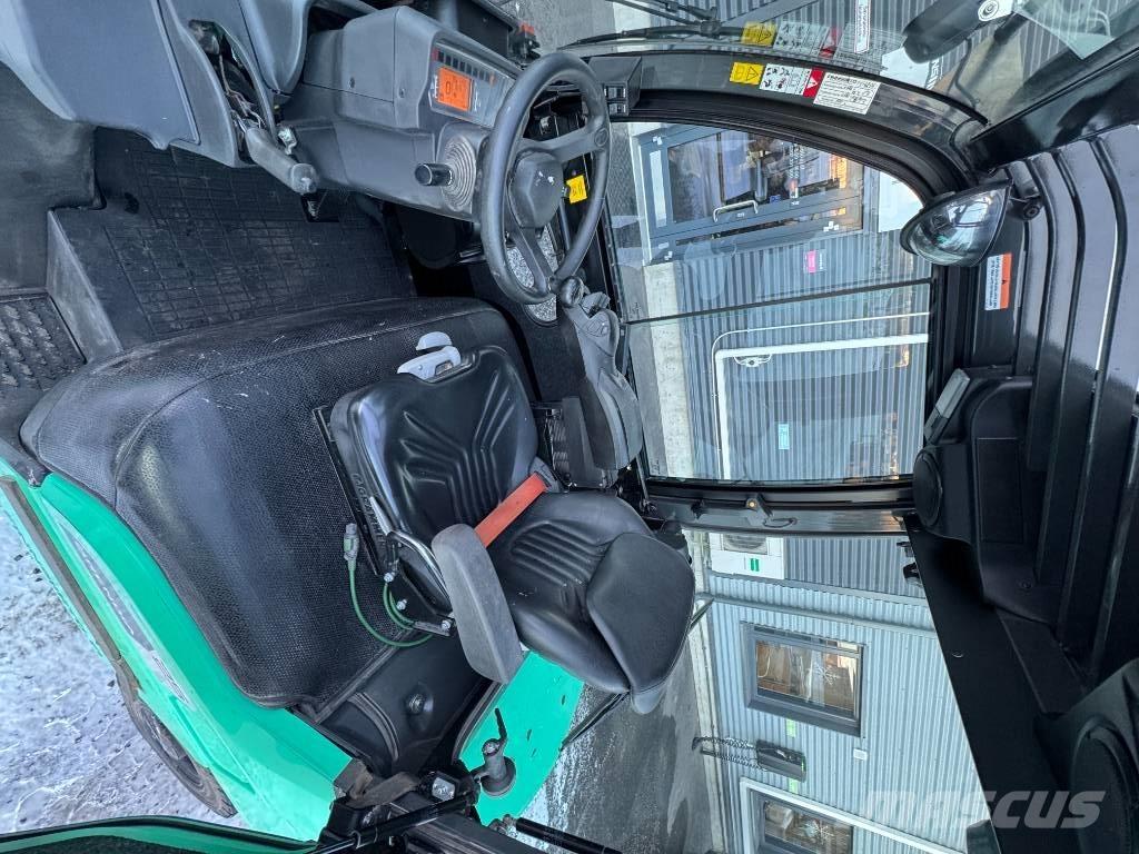 Mitsubishi FD25N3 Diesel Trucker