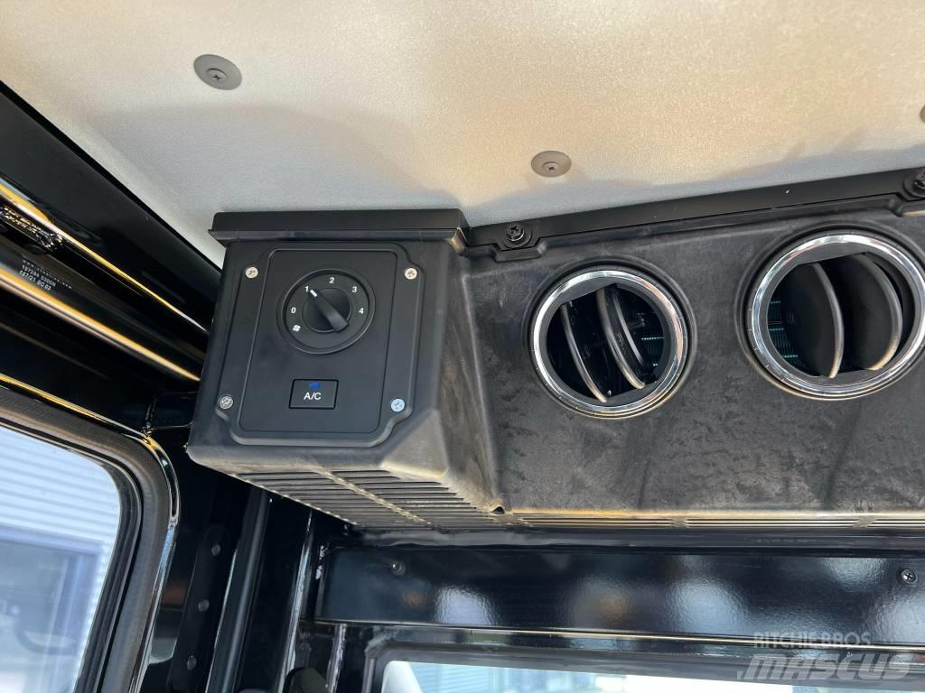 Hyundai 35DN-9V Diesel Trucker