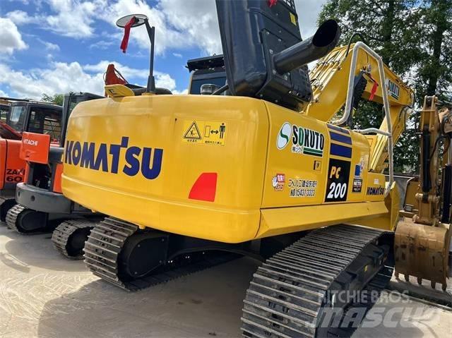 Komatsu PC 200-8 Beltegraver