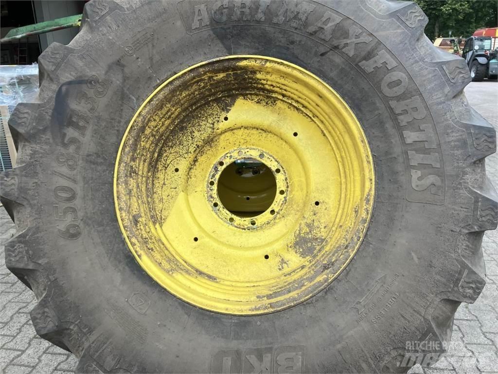 BKT 650/85R38 Dekk, hjul og felger