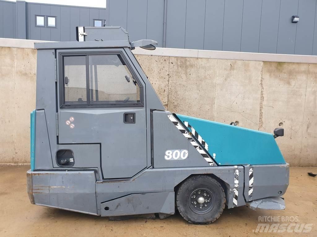 Tennant 800 Feiemaskiner
