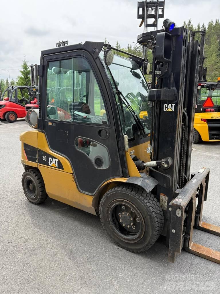 CAT GP 30 N Propan trucker